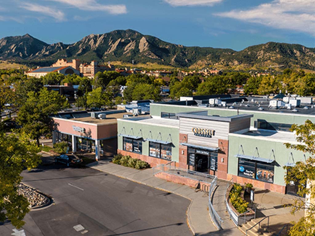 TVS_horz_0000s_0007_6602181b9f7ce446e8929a19_the_village_550-p-500