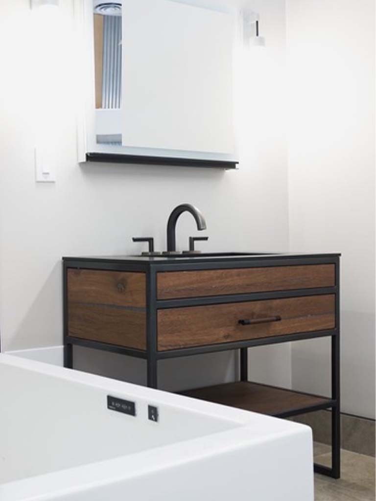 TVS_vert_0000s_0004_IMG_7161