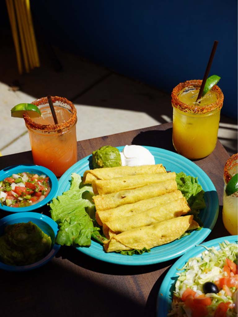 TVS_vert_0000s_0013_Efrains3